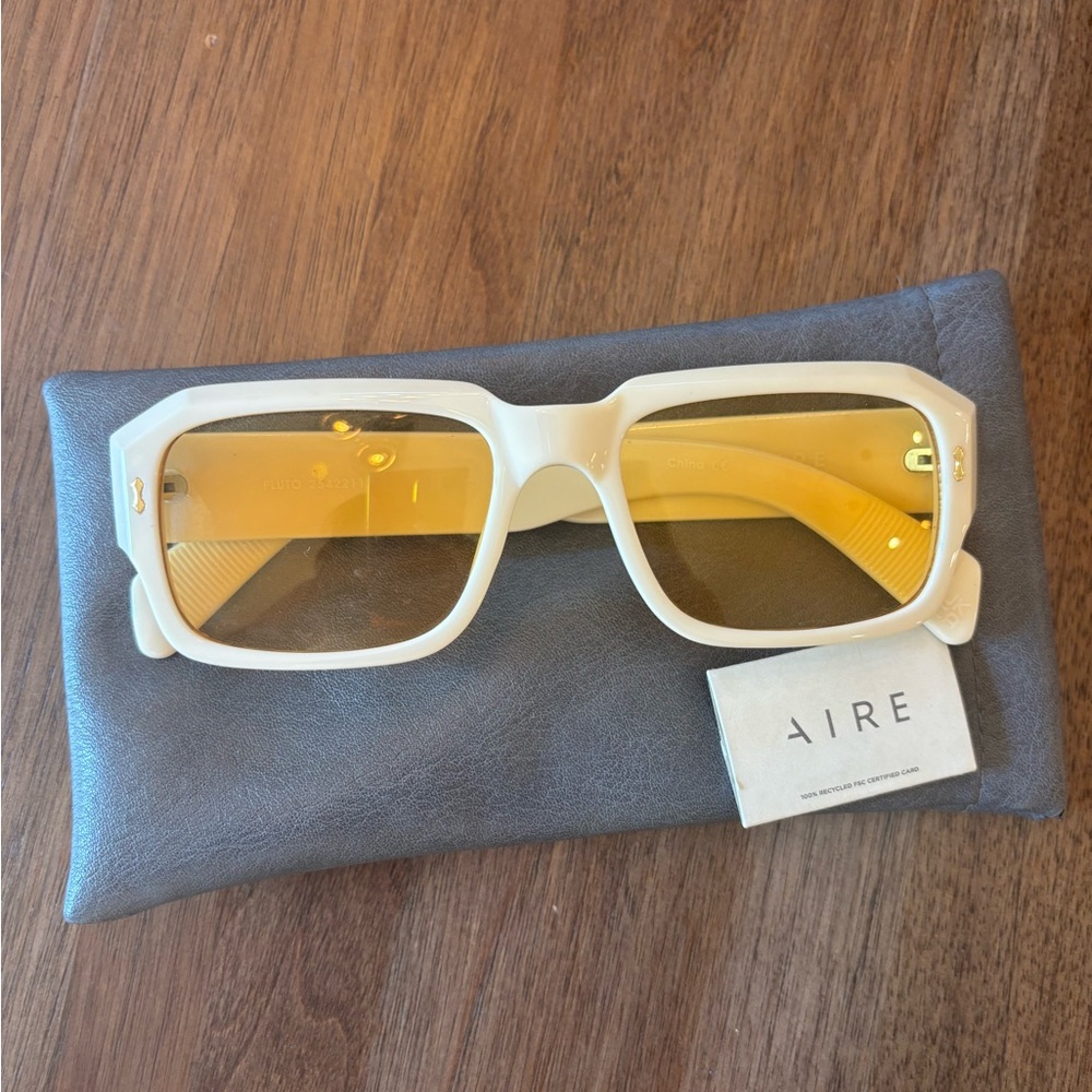 AIRE Pluto Sunglasses